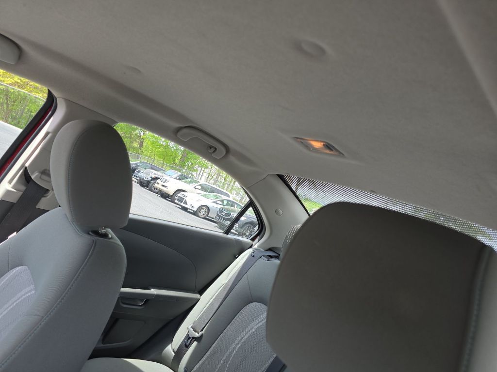 2016 Chevrolet Sonic LT - Photo 11