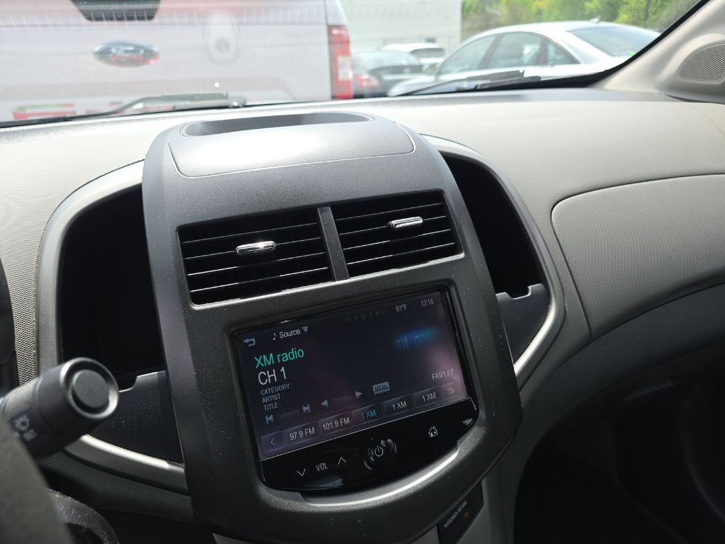 2016 Chevrolet Sonic LT - Photo 10