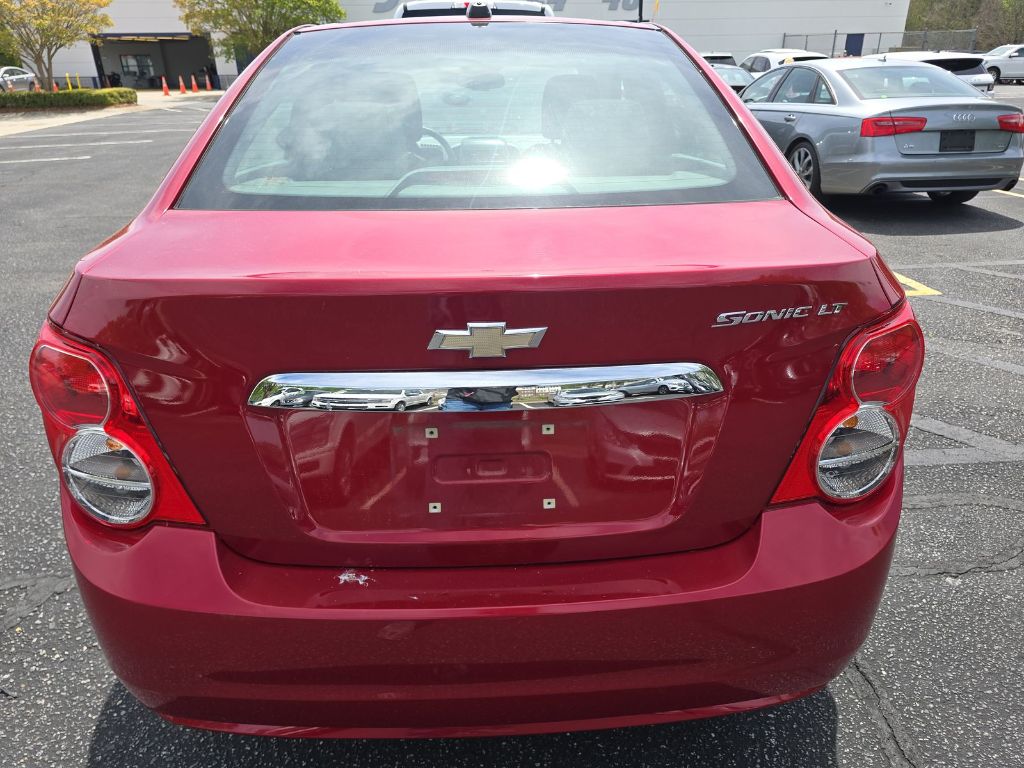 2016 Chevrolet Sonic LT - Photo 16