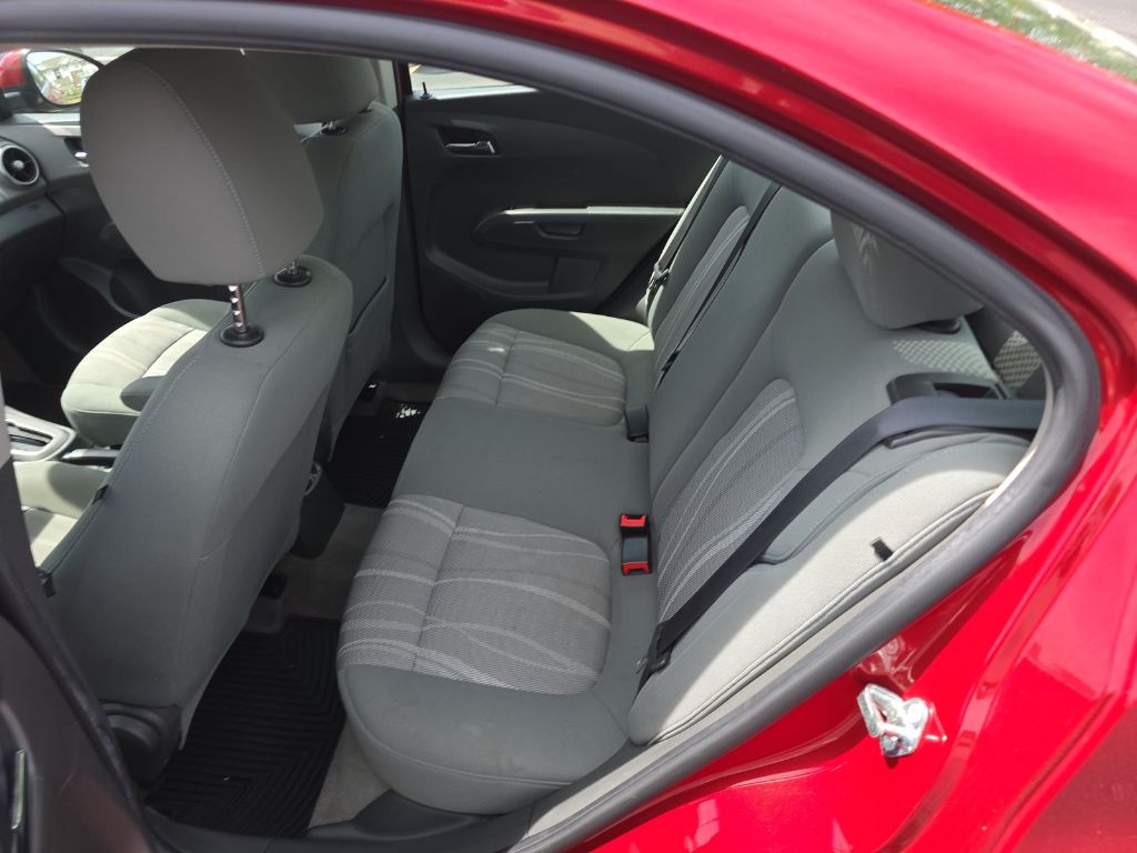 2016 Chevrolet Sonic LT - Photo 7