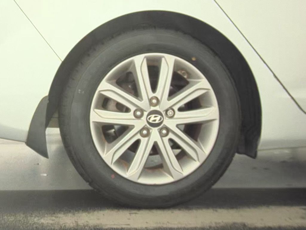 2015 Hyundai Elantra SE - Photo 23